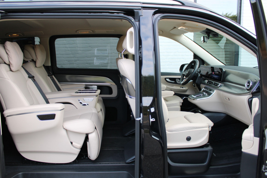 Mercedes-Benz V-Klasse 300d / XXL / AMG / Exclusive / 4-Matic / 7 Pers / Luchtv / Elec Stoel voor + Achter / Burmester / NIEUWSTAAT
