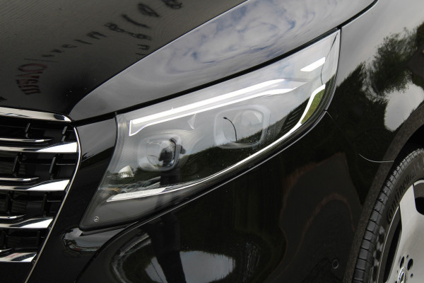 Mercedes-Benz V-Klasse 300d / XXL / AMG / Exclusive / 4-Matic / 7 Pers / Luchtv / Elec Stoel voor + Achter / Burmester / NIEUWSTAAT