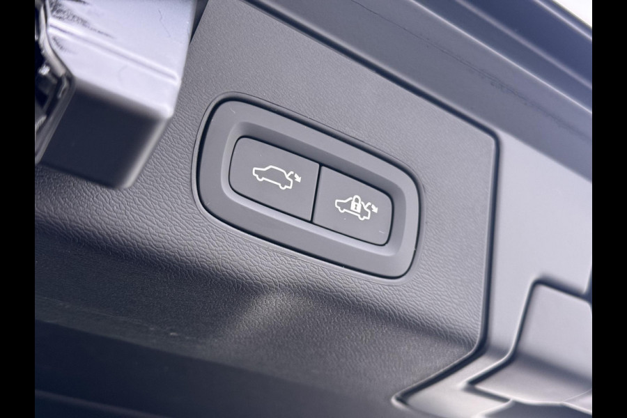 Volvo XC60 Plug-In Hybrid AWD T6 Plus Dark Recharge VAN:52.900,- VOOR:48.877,- UW HERFSTVOORDEEL:4.023,- ADAPT. CRUISE CONTROL | STUUR & STOEL VERWARMING | PANORAMA DAK | 360 GRADEN CAMERA | ELEK. STOELEN MET GEHEUGEN | HARMAN/KARDON AUDIO