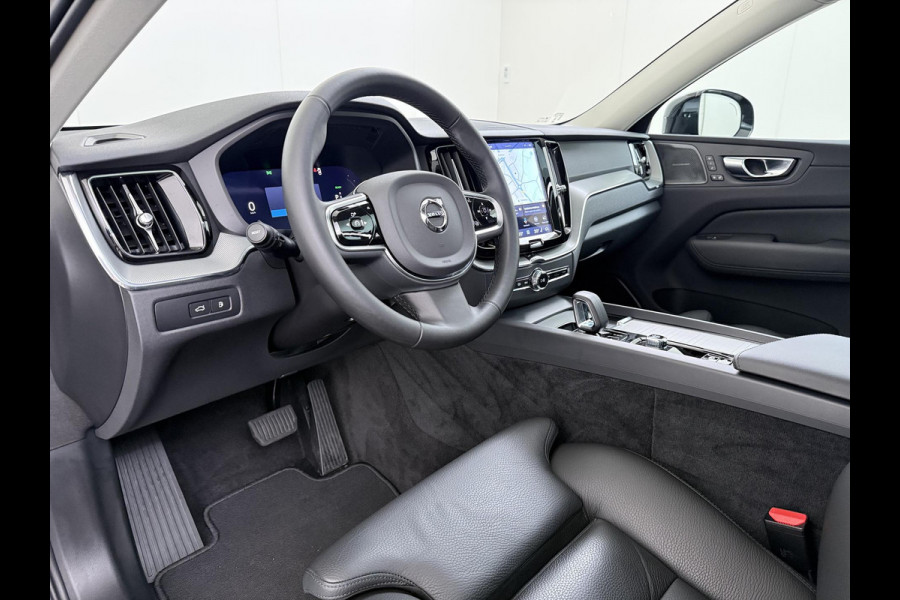 Volvo XC60 Plug-In Hybrid AWD T6 Plus Dark Recharge VAN:52.900,- VOOR:48.877,- UW HERFSTVOORDEEL:4.023,- ADAPT. CRUISE CONTROL | STUUR & STOEL VERWARMING | PANORAMA DAK | 360 GRADEN CAMERA | ELEK. STOELEN MET GEHEUGEN | HARMAN/KARDON AUDIO