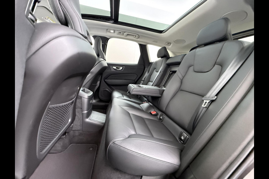 Volvo XC60 Plug-In Hybrid AWD T6 Plus Dark Recharge VAN:52.900,- VOOR:48.877,- UW HERFSTVOORDEEL:4.023,- ADAPT. CRUISE CONTROL | STUUR & STOEL VERWARMING | PANORAMA DAK | 360 GRADEN CAMERA | ELEK. STOELEN MET GEHEUGEN | HARMAN/KARDON AUDIO