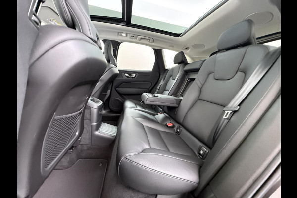 Volvo XC60 Plug-In Hybrid AWD T6 Plus Dark Recharge VAN:52.900,- VOOR:48.877,- UW HERFSTVOORDEEL:4.023,- ADAPT. CRUISE CONTROL | STUUR & STOEL VERWARMING | PANORAMA DAK | 360 GRADEN CAMERA | ELEK. STOELEN MET GEHEUGEN | HARMAN/KARDON AUDIO