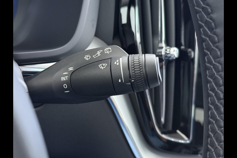 Volvo XC60 Plug-In Hybrid AWD T6 Plus Dark Recharge VAN:52.900,- VOOR:48.877,- UW HERFSTVOORDEEL:4.023,- ADAPT. CRUISE CONTROL | STUUR & STOEL VERWARMING | PANORAMA DAK | 360 GRADEN CAMERA | ELEK. STOELEN MET GEHEUGEN | HARMAN/KARDON AUDIO