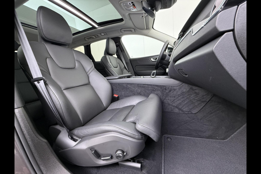 Volvo XC60 Plug-In Hybrid AWD T6 Plus Dark Recharge VAN:52.900,- VOOR:48.877,- UW HERFSTVOORDEEL:4.023,- ADAPT. CRUISE CONTROL | STUUR & STOEL VERWARMING | PANORAMA DAK | 360 GRADEN CAMERA | ELEK. STOELEN MET GEHEUGEN | HARMAN/KARDON AUDIO
