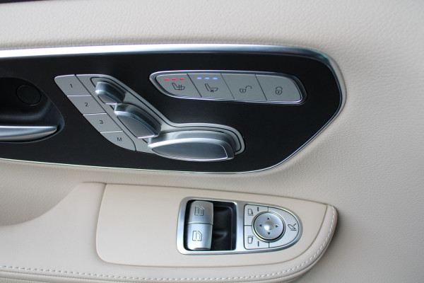 Mercedes-Benz V-Klasse 300d / XXL / AMG / DC / Exclusive / 4-Matic / Luchtv / Elec Stoel voor + Achter / Burmester / NIEUWSTAAT