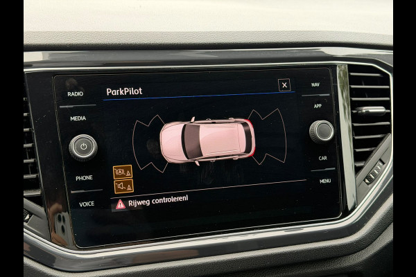 Volkswagen T-Roc 1.5 TSI Sport Business R | R-Line | Adaptive Cruise Control | Navigatie | LED | Apple Carplay | Parkeersensoren | Climate Control | DAB | Digitale Tellers |