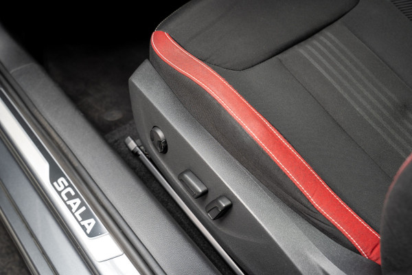 Škoda SCALA 1.0 TSI Monte Carlo Matrix Koplampen Navigatie Stuur & Stoel verwarming Cruise control Winter set