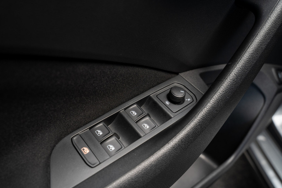 Škoda SCALA 1.0 TSI Monte Carlo Matrix Koplampen Navigatie Stuur & Stoel verwarming Cruise control Winter set