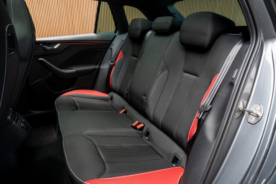 Škoda SCALA 1.0 TSI Monte Carlo Matrix Koplampen Navigatie Stuur & Stoel verwarming Cruise control Winter set