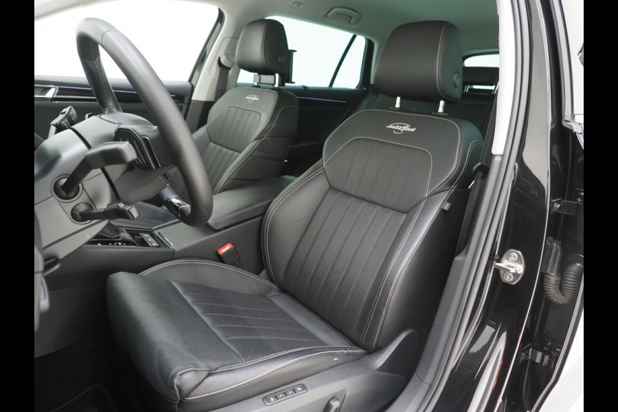 Škoda Superb Combi 1.4 TSI iV Laurin & Klement | Leder | Trekhaak | Stoelventilatie | Massage | Canton | Keyless | Memory | Carplay