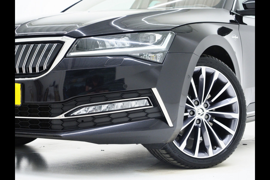 Škoda Superb Combi 1.4 TSI iV Laurin & Klement | Leder | Trekhaak | Stoelventilatie | Massage | Canton | Keyless | Memory | Carplay