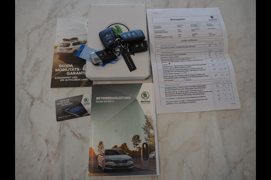 Škoda Superb Combi 1.4 TSI iV Laurin & Klement | Leder | Trekhaak | Stoelventilatie | Massage | Canton | Keyless | Memory | Carplay
