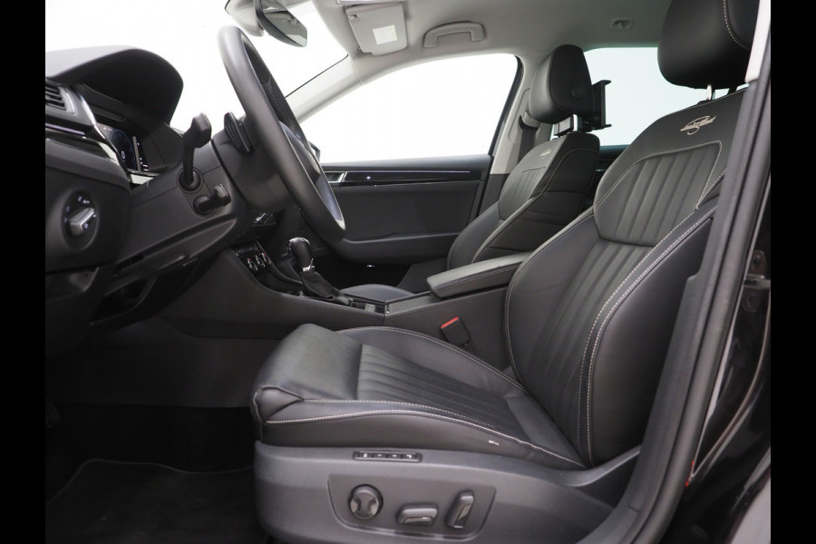 Škoda Superb Combi 1.4 TSI iV Laurin & Klement | Leder | Trekhaak | Stoelventilatie | Massage | Canton | Keyless | Memory | Carplay