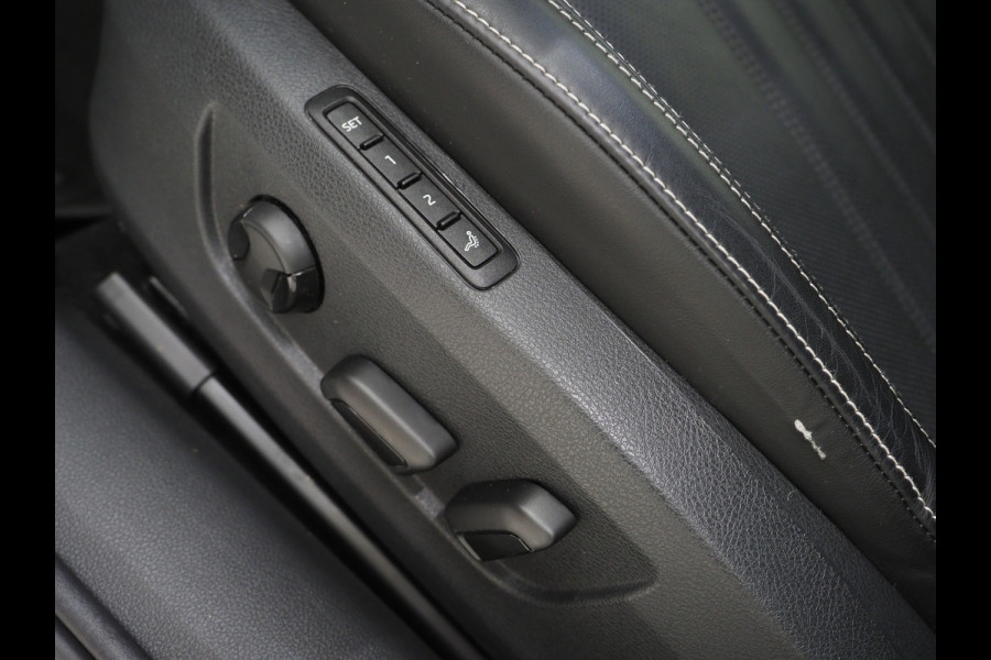 Škoda Superb Combi 1.4 TSI iV Laurin & Klement | Leder | Trekhaak | Stoelventilatie | Massage | Canton | Keyless | Memory | Carplay