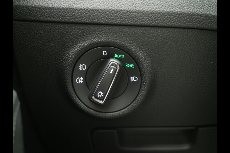 Škoda Superb Combi 1.4 TSI iV Laurin & Klement | Leder | Trekhaak | Stoelventilatie | Massage | Canton | Keyless | Memory | Carplay