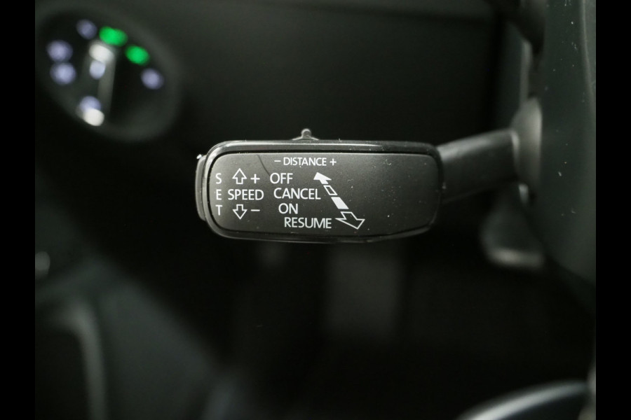 Škoda Superb Combi 1.4 TSI iV Laurin & Klement | Leder | Trekhaak | Stoelventilatie | Massage | Canton | Keyless | Memory | Carplay