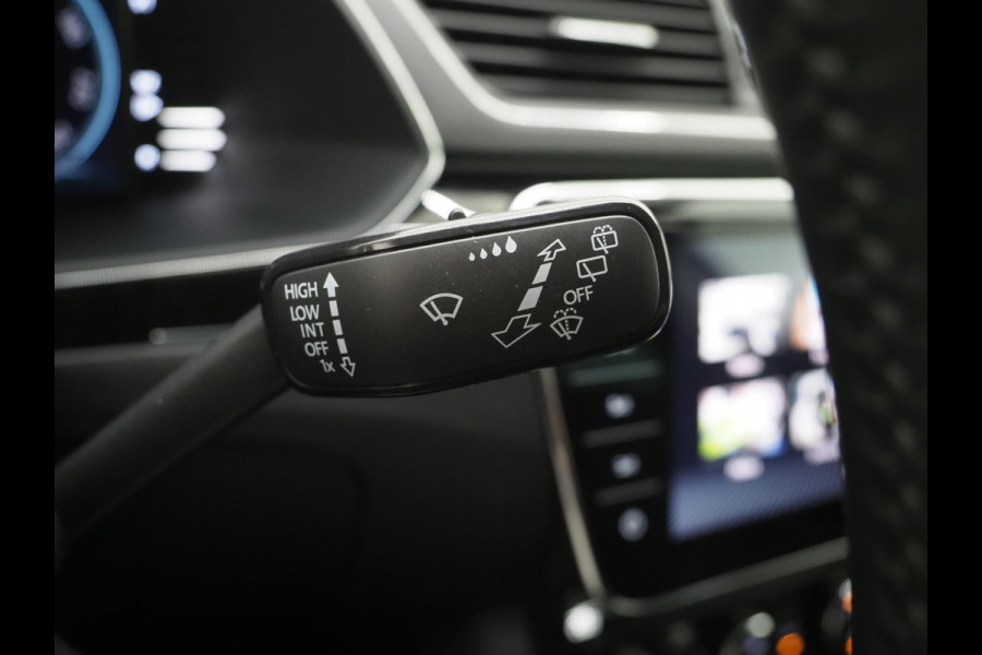 Škoda Superb Combi 1.4 TSI iV Laurin & Klement | Leder | Trekhaak | Stoelventilatie | Massage | Canton | Keyless | Memory | Carplay