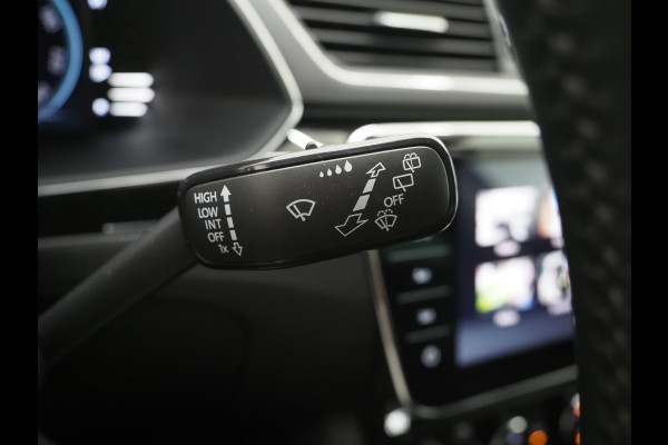 Škoda Superb Combi 1.4 TSI iV Laurin & Klement | Leder | Trekhaak | Stoelventilatie | Massage | Canton | Keyless | Memory | Carplay