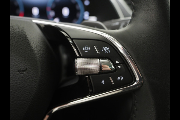 Škoda Superb Combi 1.4 TSI iV Laurin & Klement | Leder | Trekhaak | Stoelventilatie | Massage | Canton | Keyless | Memory | Carplay