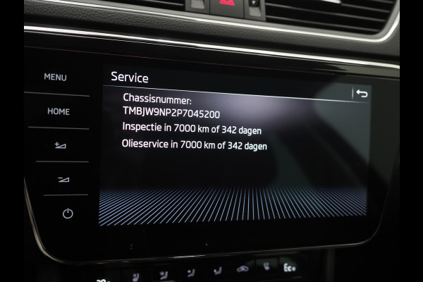 Škoda Superb Combi 1.4 TSI iV Laurin & Klement | Leder | Trekhaak | Stoelventilatie | Massage | Canton | Keyless | Memory | Carplay