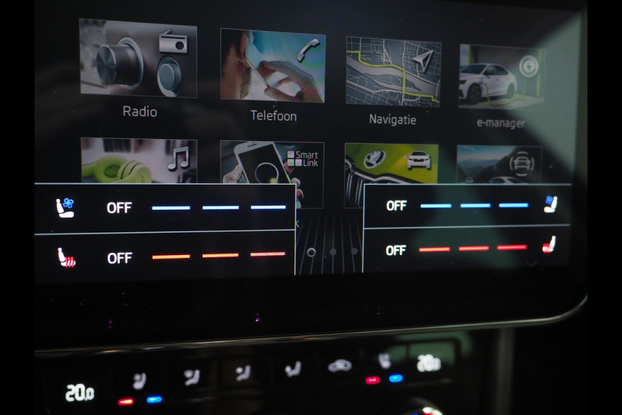 Škoda Superb Combi 1.4 TSI iV Laurin & Klement | Leder | Trekhaak | Stoelventilatie | Massage | Canton | Keyless | Memory | Carplay