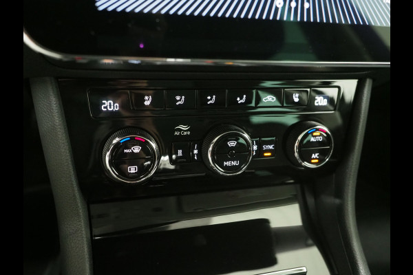 Škoda Superb Combi 1.4 TSI iV Laurin & Klement | Leder | Trekhaak | Stoelventilatie | Massage | Canton | Keyless | Memory | Carplay