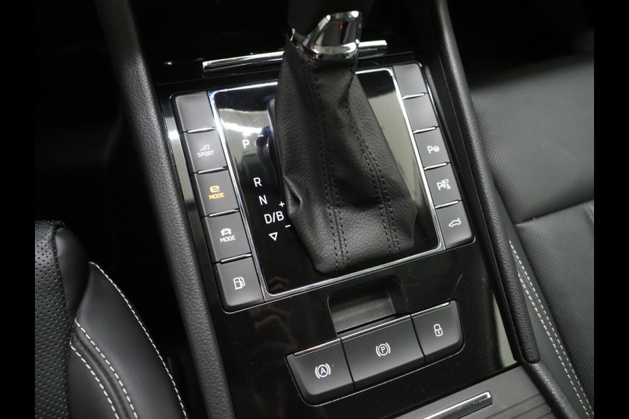 Škoda Superb Combi 1.4 TSI iV Laurin & Klement | Leder | Trekhaak | Stoelventilatie | Massage | Canton | Keyless | Memory | Carplay