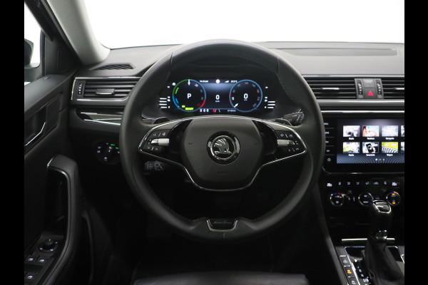 Škoda Superb Combi 1.4 TSI iV Laurin & Klement | Leder | Trekhaak | Stoelventilatie | Massage | Canton | Keyless | Memory | Carplay