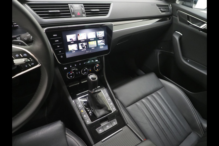 Škoda Superb Combi 1.4 TSI iV Laurin & Klement | Leder | Trekhaak | Stoelventilatie | Massage | Canton | Keyless | Memory | Carplay