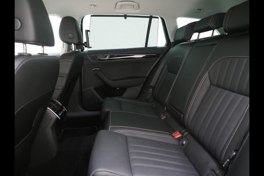Škoda Superb Combi 1.4 TSI iV Laurin & Klement | Leder | Trekhaak | Stoelventilatie | Massage | Canton | Keyless | Memory | Carplay
