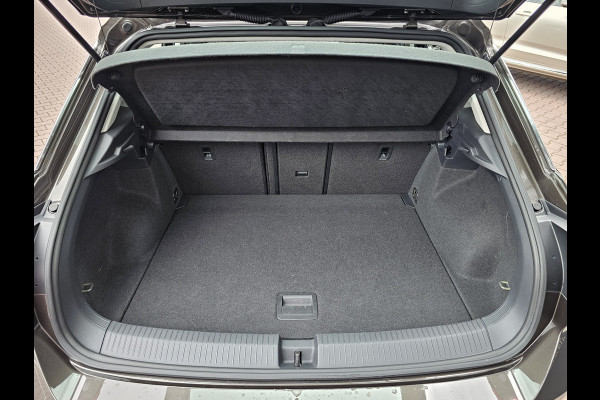 Volkswagen T-Roc 1.5 TSI DSG Style | LED | Stoel & stuurverwarming | ACC | Keyless | App-connect | Navi |