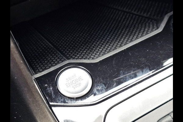 Volkswagen T-Roc 1.5 TSI DSG Style | LED | Stoel & stuurverwarming | ACC | Keyless | App-connect | Navi |