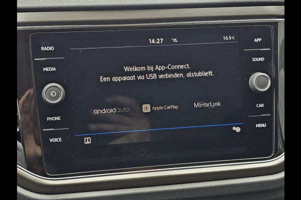 Volkswagen T-Roc 1.5 TSI DSG Style | LED | Stoel & stuurverwarming | ACC | Keyless | App-connect | Navi |