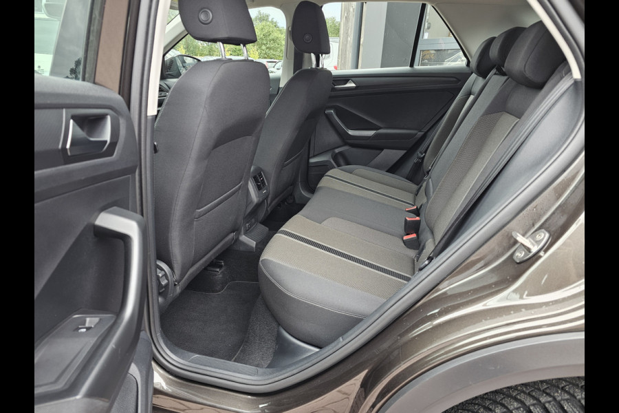 Volkswagen T-Roc 1.5 TSI DSG Style | LED | Stoel & stuurverwarming | ACC | Keyless | App-connect | Navi |