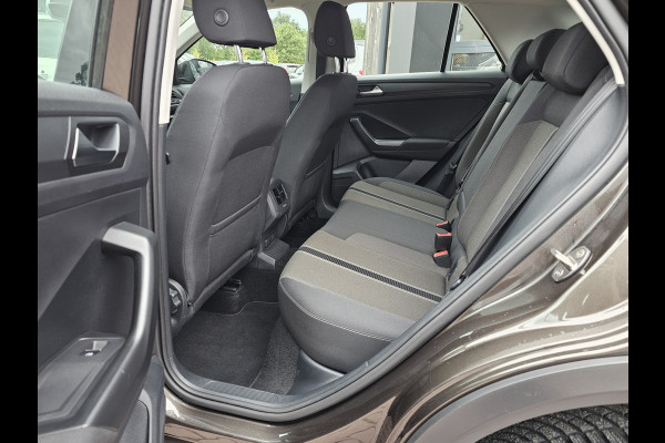 Volkswagen T-Roc 1.5 TSI DSG Style | LED | Stoel & stuurverwarming | ACC | Keyless | App-connect | Navi |