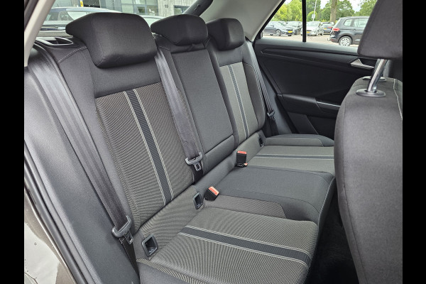Volkswagen T-Roc 1.5 TSI DSG Style | LED | Stoel & stuurverwarming | ACC | Keyless | App-connect | Navi |