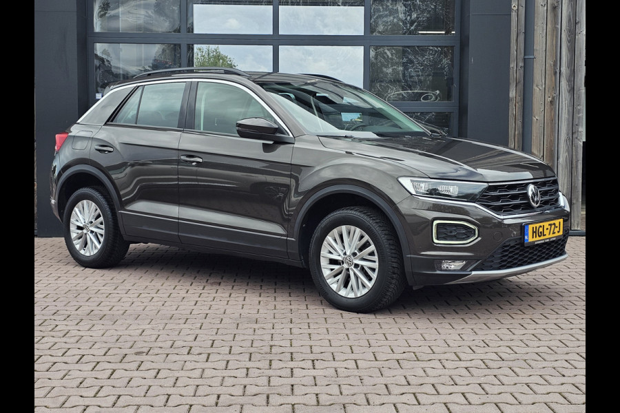 Volkswagen T-Roc 1.5 TSI DSG Style | LED | Stoel & stuurverwarming | ACC | Keyless | App-connect | Navi |