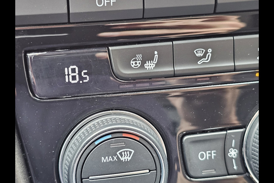 Volkswagen T-Roc 1.5 TSI DSG Style | LED | Stoel & stuurverwarming | ACC | Keyless | App-connect | Navi |