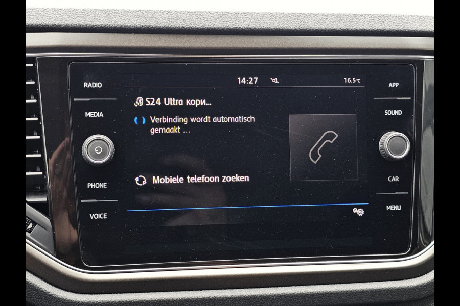 Volkswagen T-Roc 1.5 TSI DSG Style | LED | Stoel & stuurverwarming | ACC | Keyless | App-connect | Navi |