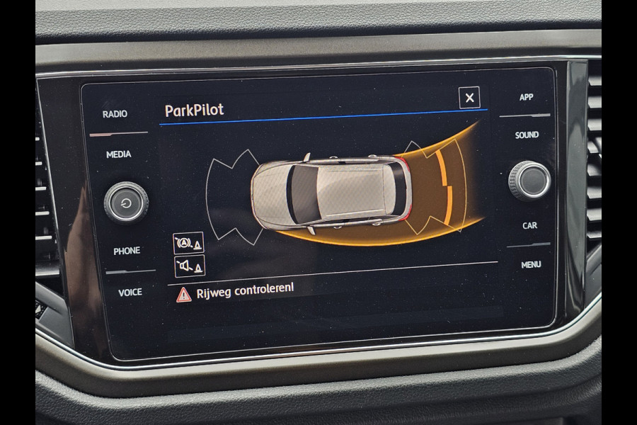 Volkswagen T-Roc 1.5 TSI DSG Style | LED | Stoel & stuurverwarming | ACC | Keyless | App-connect | Navi |