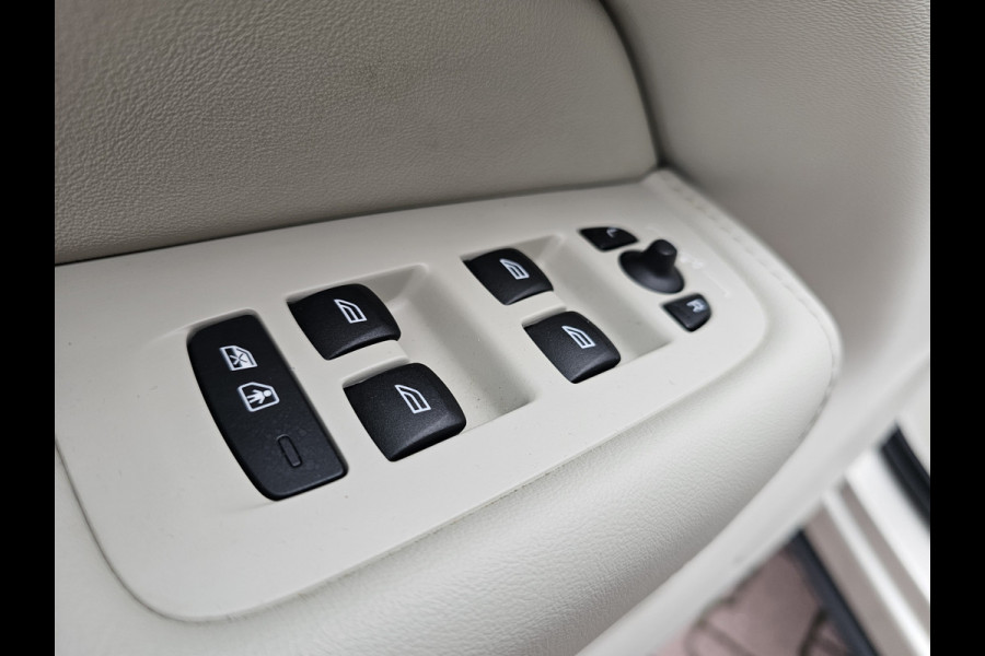 Volvo XC60 2.0 T4 Inscription Polestar Engineered | Pano | Luchtvering | Leder | Stoelverwarming & ventilatie | Camera | Trekhaak | ACC | App-connect |