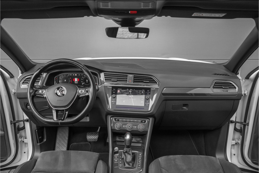 Volkswagen Tiguan 1.5 TSI DSG R-Line Pano ACC Camera CarPlay 20" Suzuka