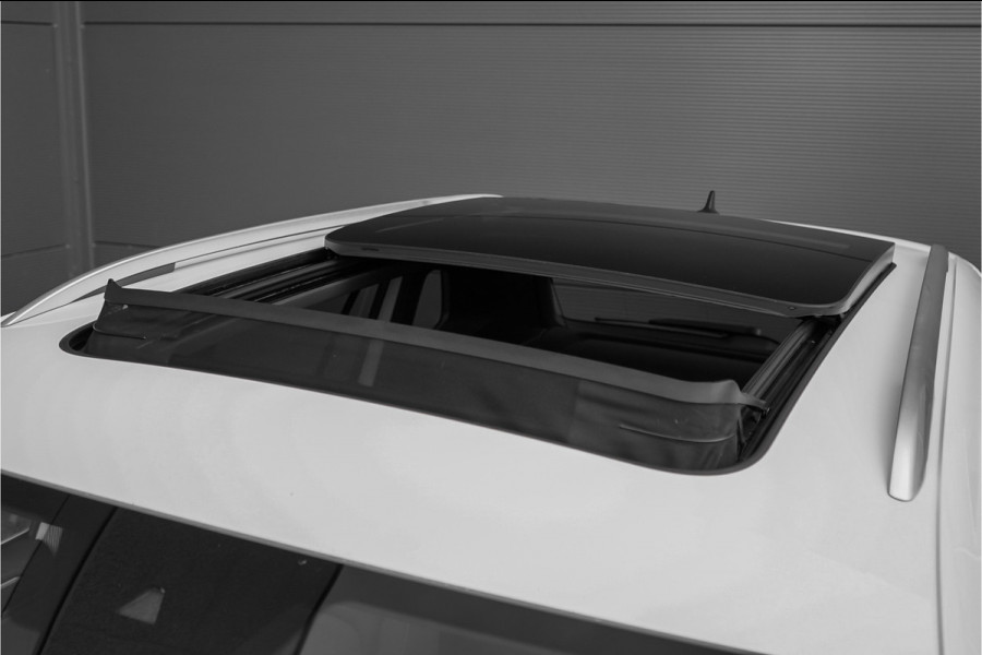 Volkswagen Tiguan 1.5 TSI DSG R-Line Pano ACC Camera CarPlay 20" Suzuka