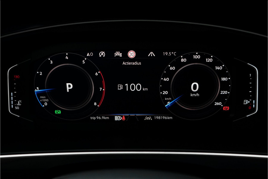 Volkswagen Tiguan 1.5 TSI DSG R-Line Pano ACC Camera CarPlay 20" Suzuka