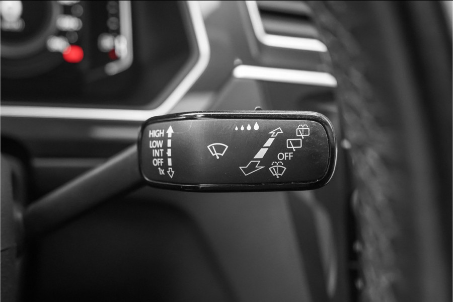 Volkswagen Tiguan 1.5 TSI DSG R-Line Pano ACC Camera CarPlay 20" Suzuka