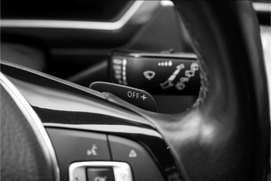 Volkswagen Tiguan 1.5 TSI DSG R-Line Pano ACC Camera CarPlay 20" Suzuka