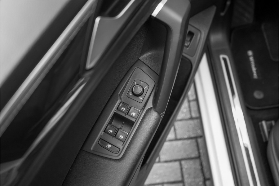 Volkswagen Tiguan 1.5 TSI DSG R-Line Pano ACC Camera CarPlay 20" Suzuka
