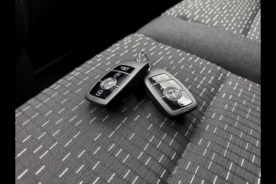 Mercedes-Benz Vito 116 CDI L2 Pro Multibeam Led Trekhaak Achteruitrijcamera met sonsoren Betimmering Cruise Control