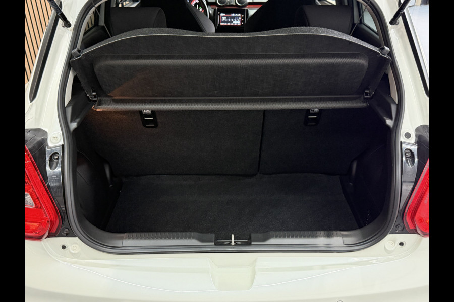 Suzuki Swift 1.4 Sport Smart Hybrid Navi | 17" | Carplay | Camera | Stoelverwarming | ACC | Dodehoek | 100% Elk jaar Suzuki Dealer onderhouden!