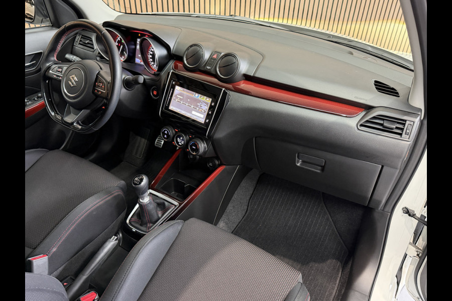 Suzuki Swift 1.4 Sport Smart Hybrid Navi | 17" | Carplay | Camera | Stoelverwarming | ACC | Dodehoek | 100% Elk jaar Suzuki Dealer onderhouden!
